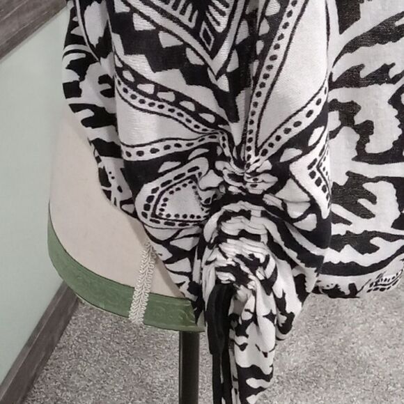 Chicos abstract floral ruched 3/4 sleeve w tie detail open front cardigan Size L - Picture 2 of 6